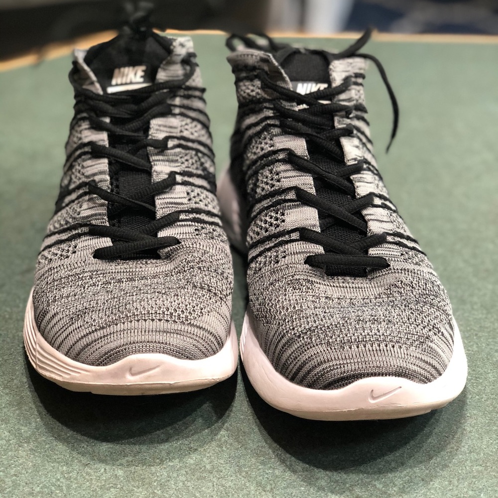 Nike Flynit Chukka